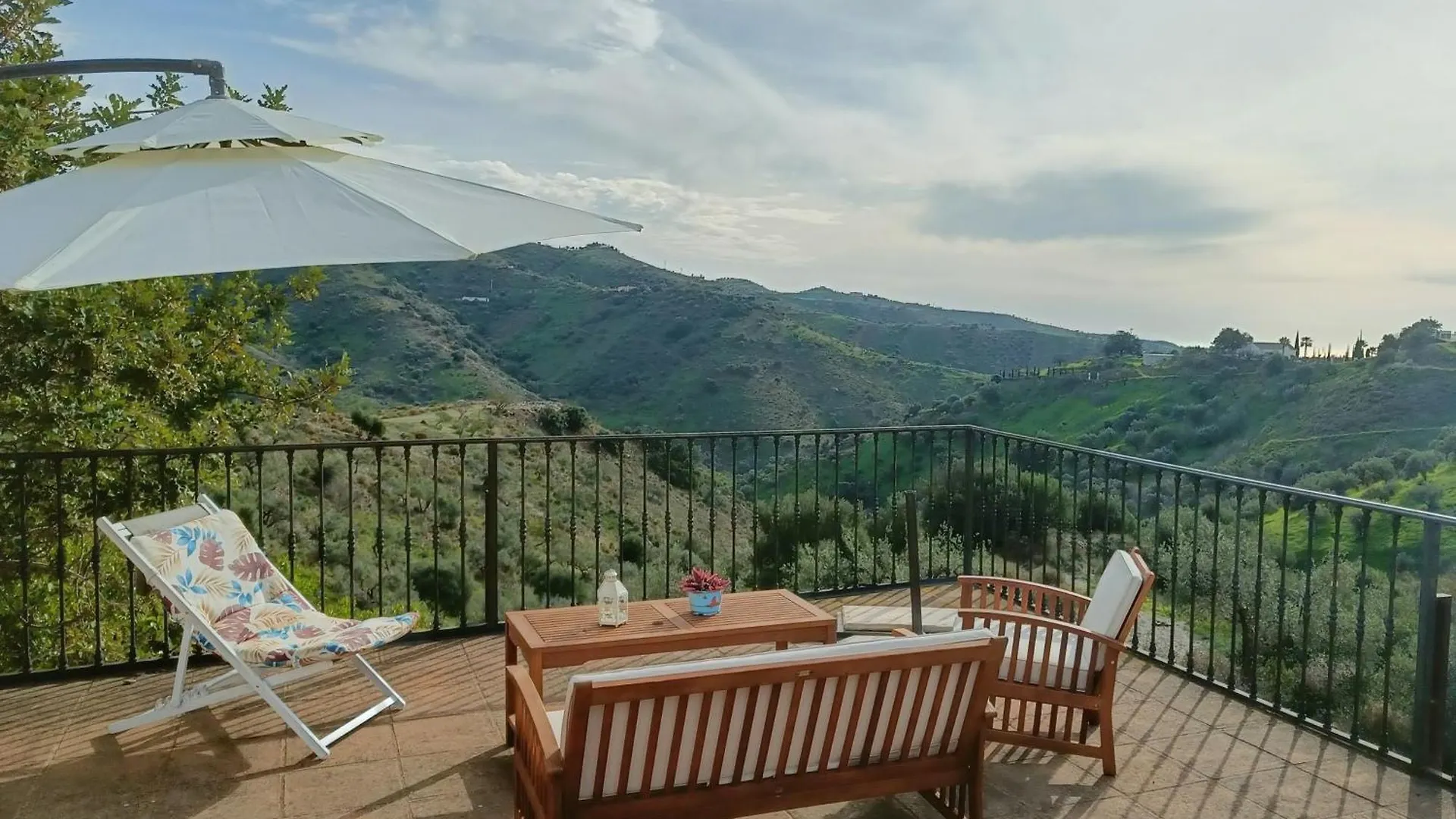 Villa Casa Del Sol - Amazing Private Villa, 20 Km From Malaga Center Moclinejo